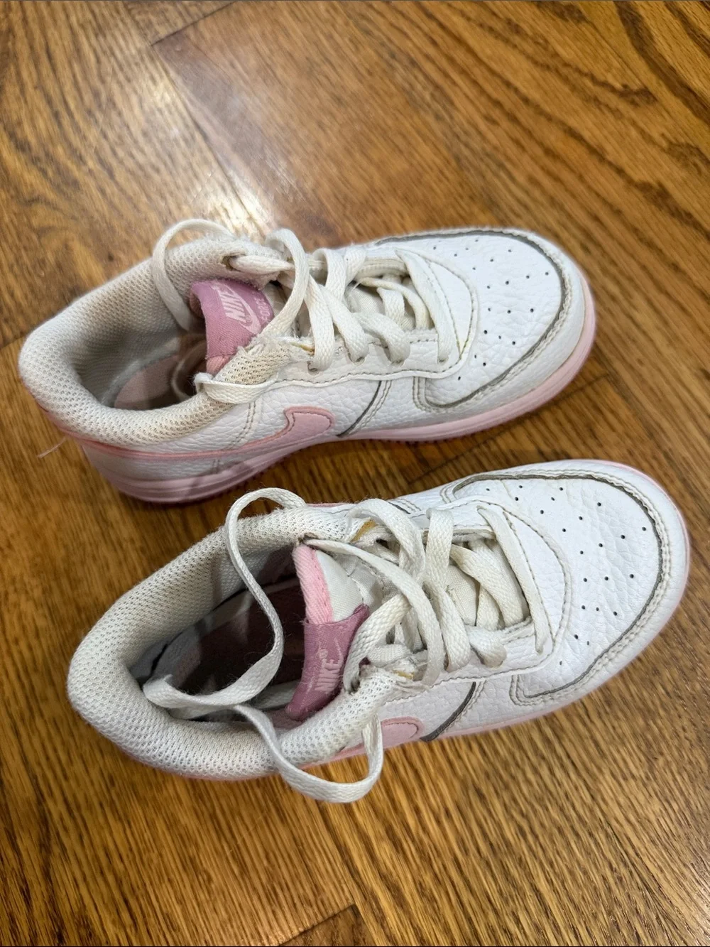 Nike force sneakers pink
